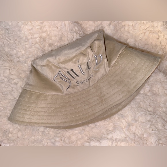 JUICY COUTURE FOREVER 21 Velour Bucket Hat 🤍🤎 - Picture 2 of 3